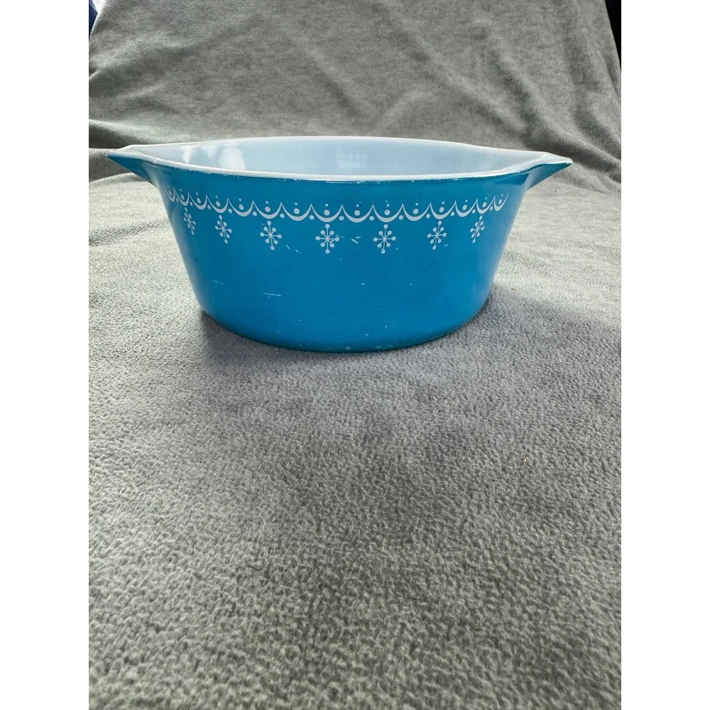 Pyrex Snowflake‎ Blue 475-B 2.5 Qt Casserole Dish Vintage Turquoise Milk Glass